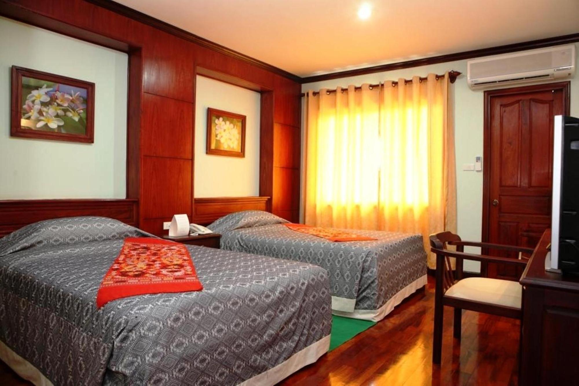 Vansana Riverside Hotel Vientiane Exterior photo