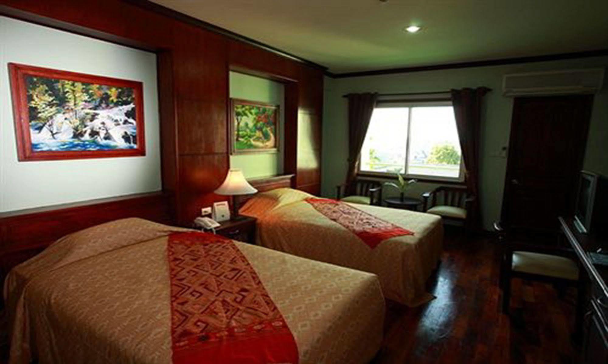 Vansana Riverside Hotel Vientiane Exterior photo
